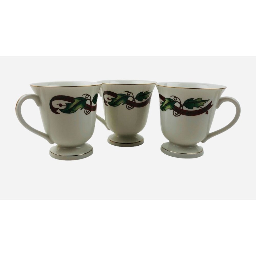 Set Of 3 Holly Holiday Made In Japan Porcelain Mugs With Gold Trim & Festive Lea